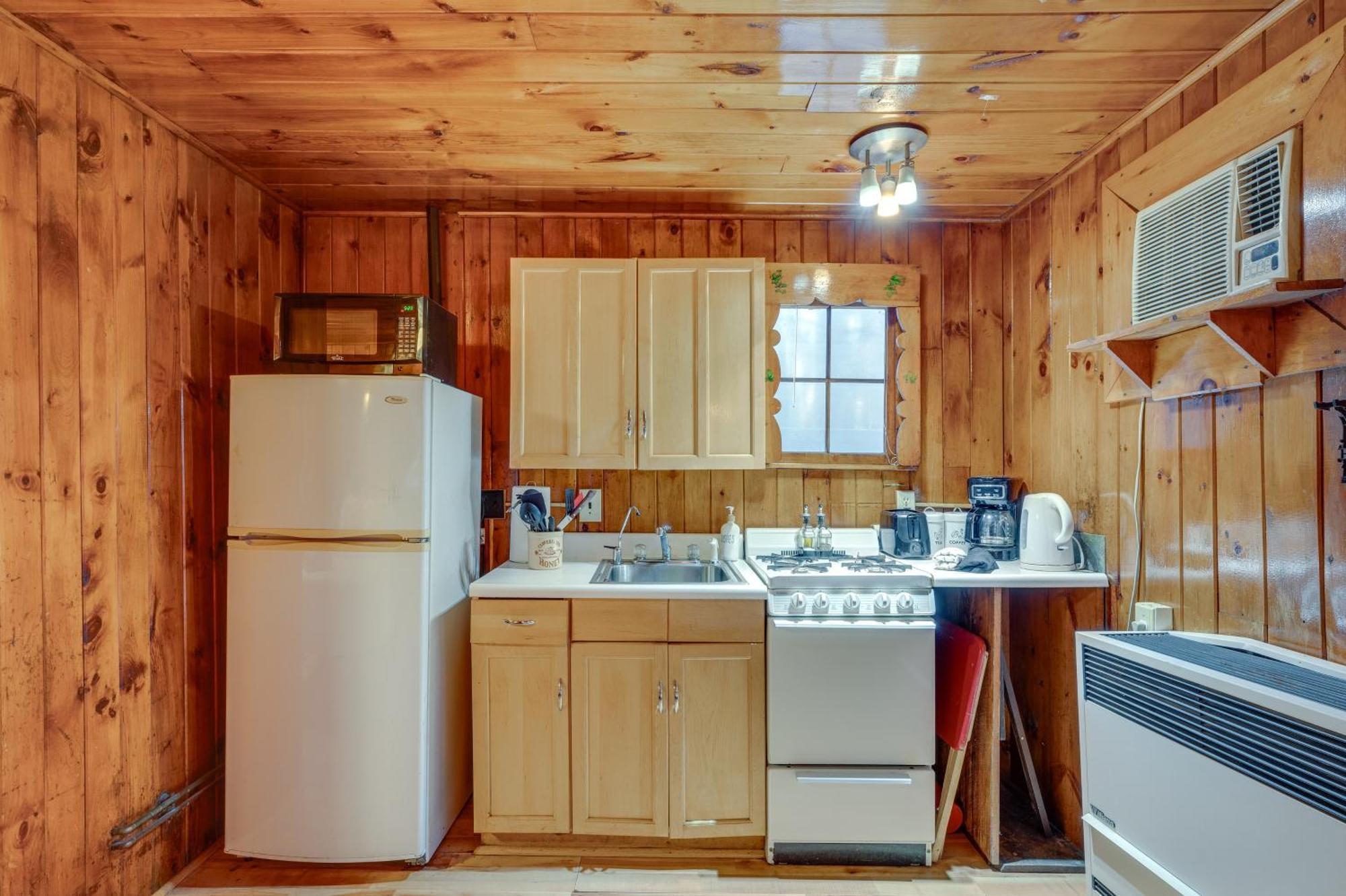 Cozy Laconia Studio With Pool Access - 2 Mi To Lake! Exterior foto