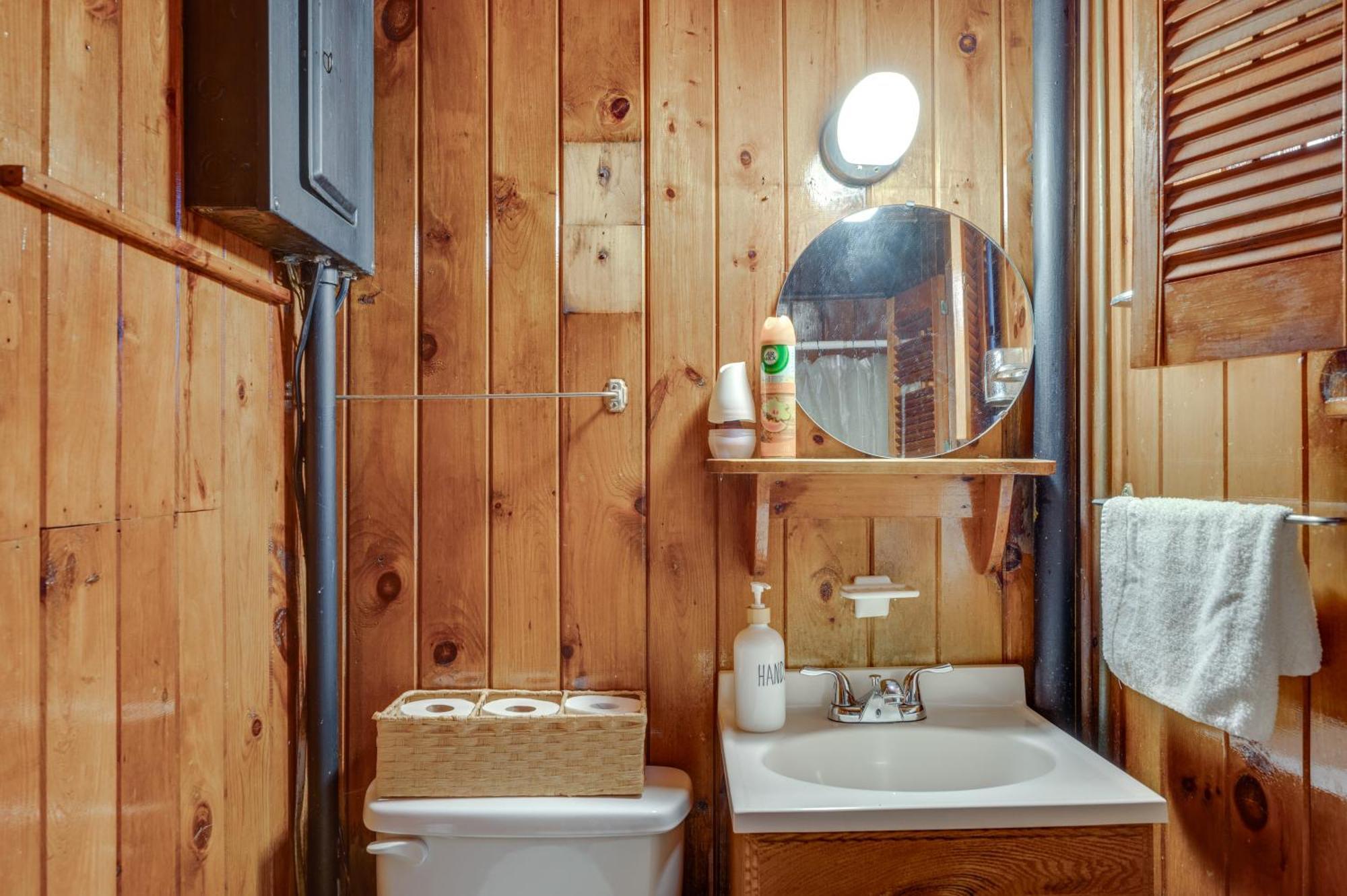 Cozy Laconia Studio With Pool Access - 2 Mi To Lake! Exterior foto